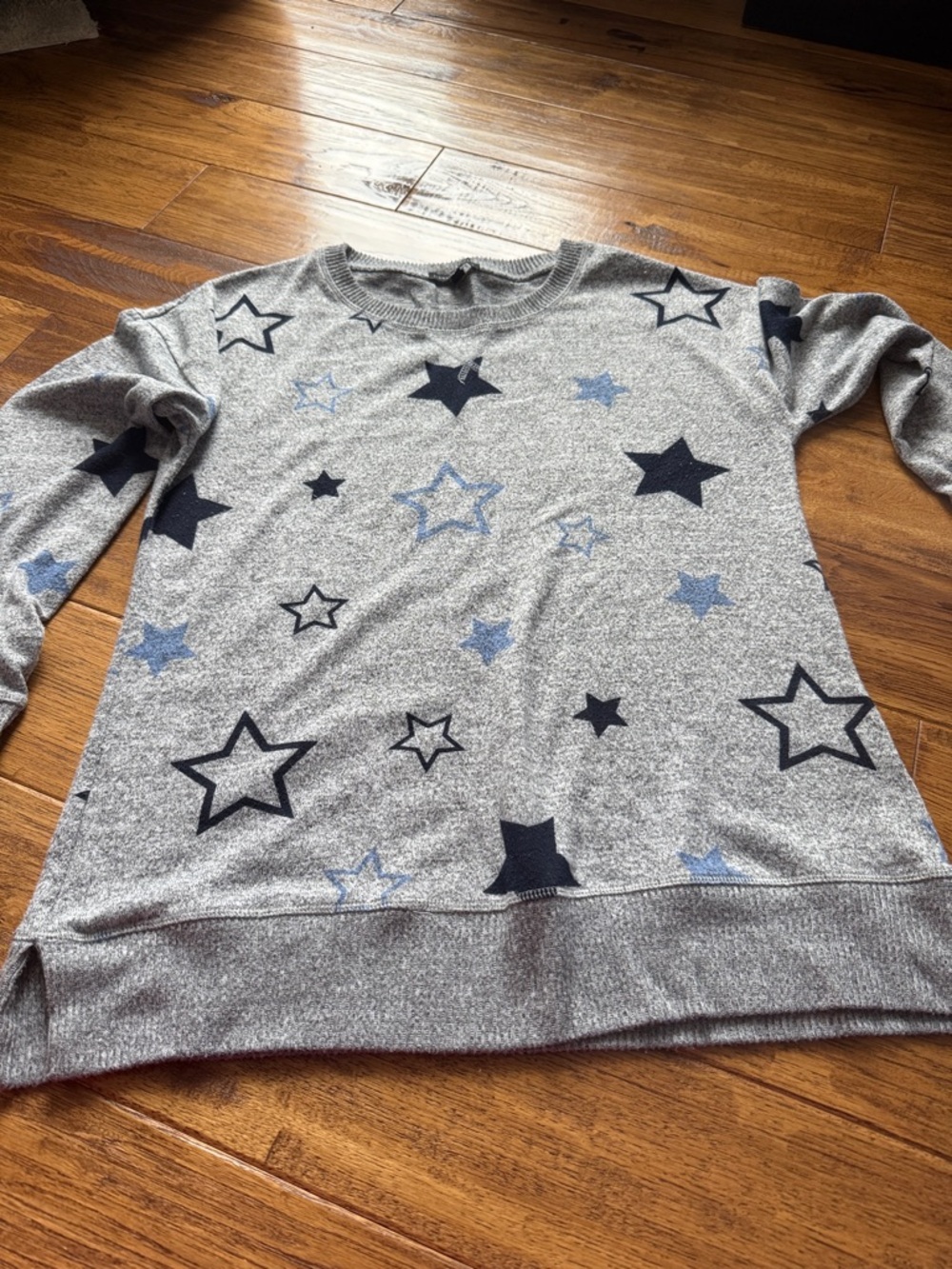 Signature Studio Grey Star Pattern Top